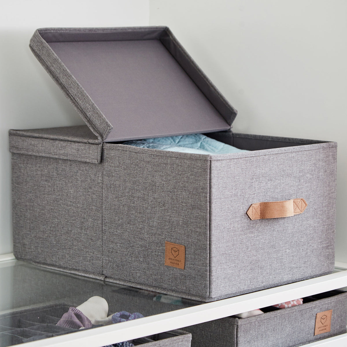 Aufbewahrungsbox mit Klappdeckel – ESSENTIALS