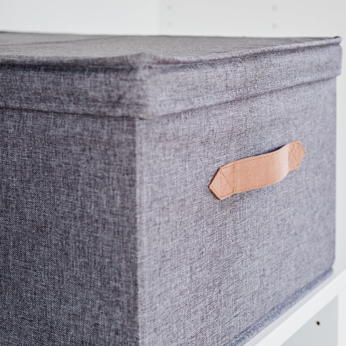 Aufbewahrungsbox mit Klappdeckel – ESSENTIALS