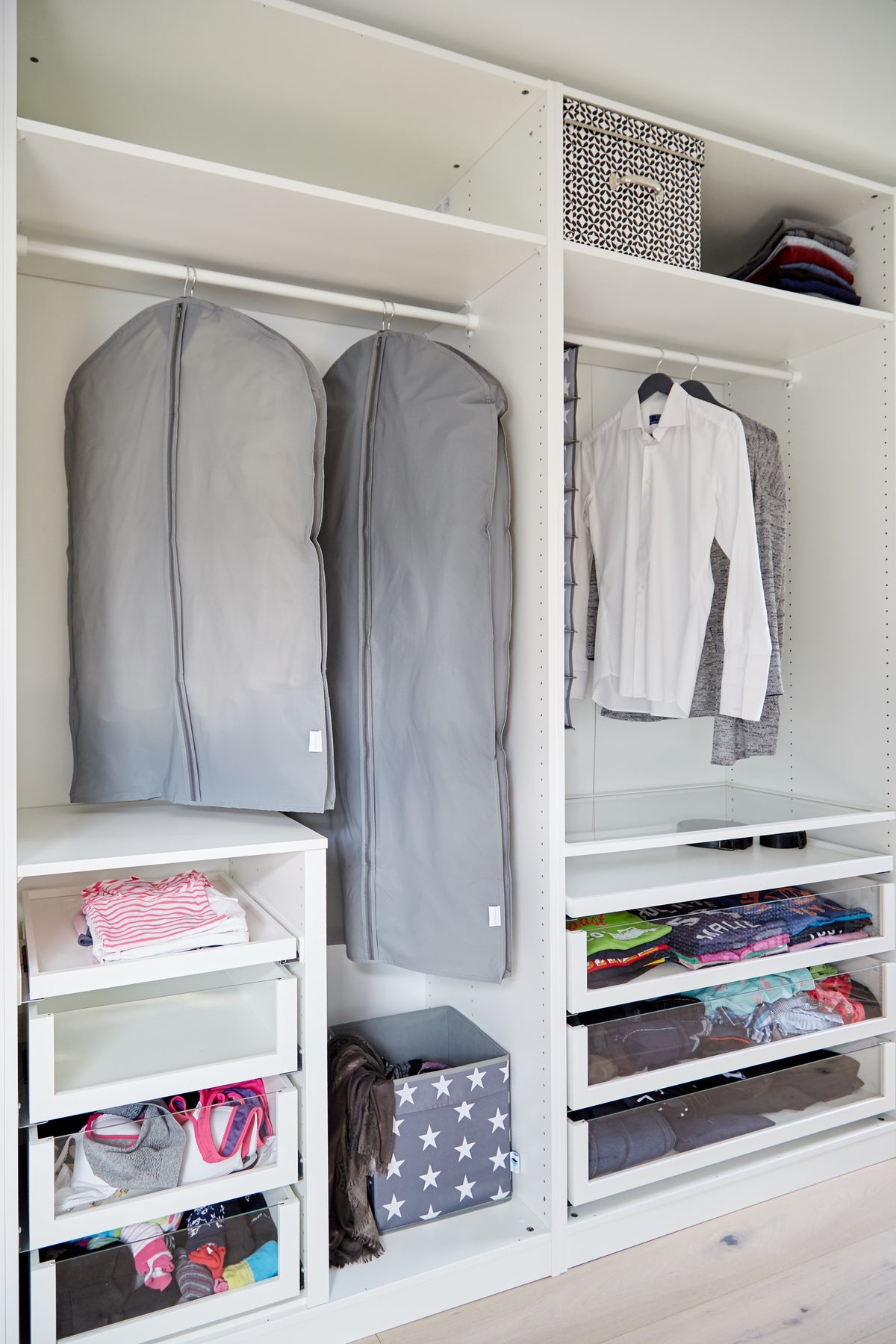 Kleidersäcke 2er Set, mit 2 Größen - ideal für Hemden, Kleider, Anzüge